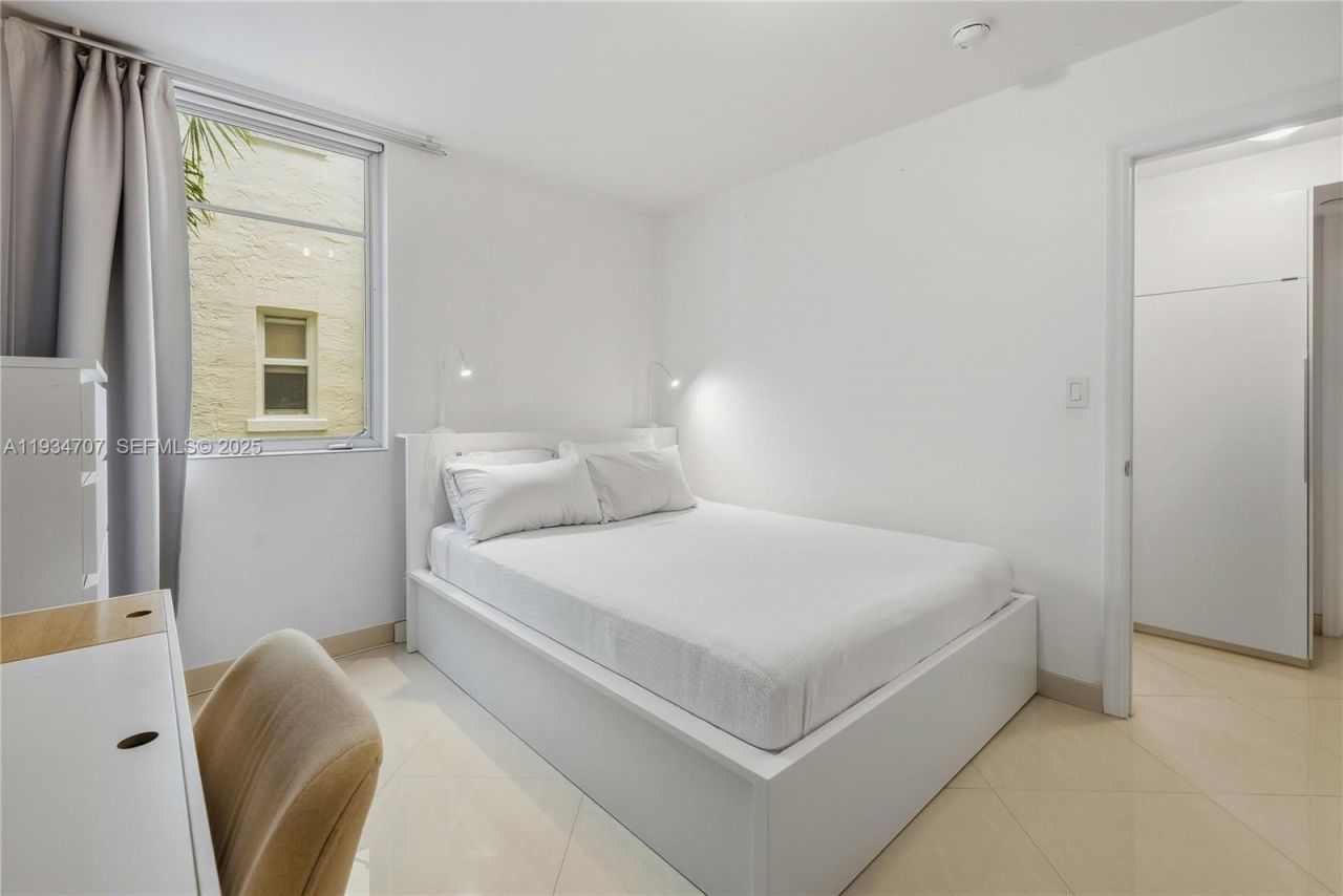 1532 Drexel Ave, Unit 203, Miami Beach, FL 33139 Photo