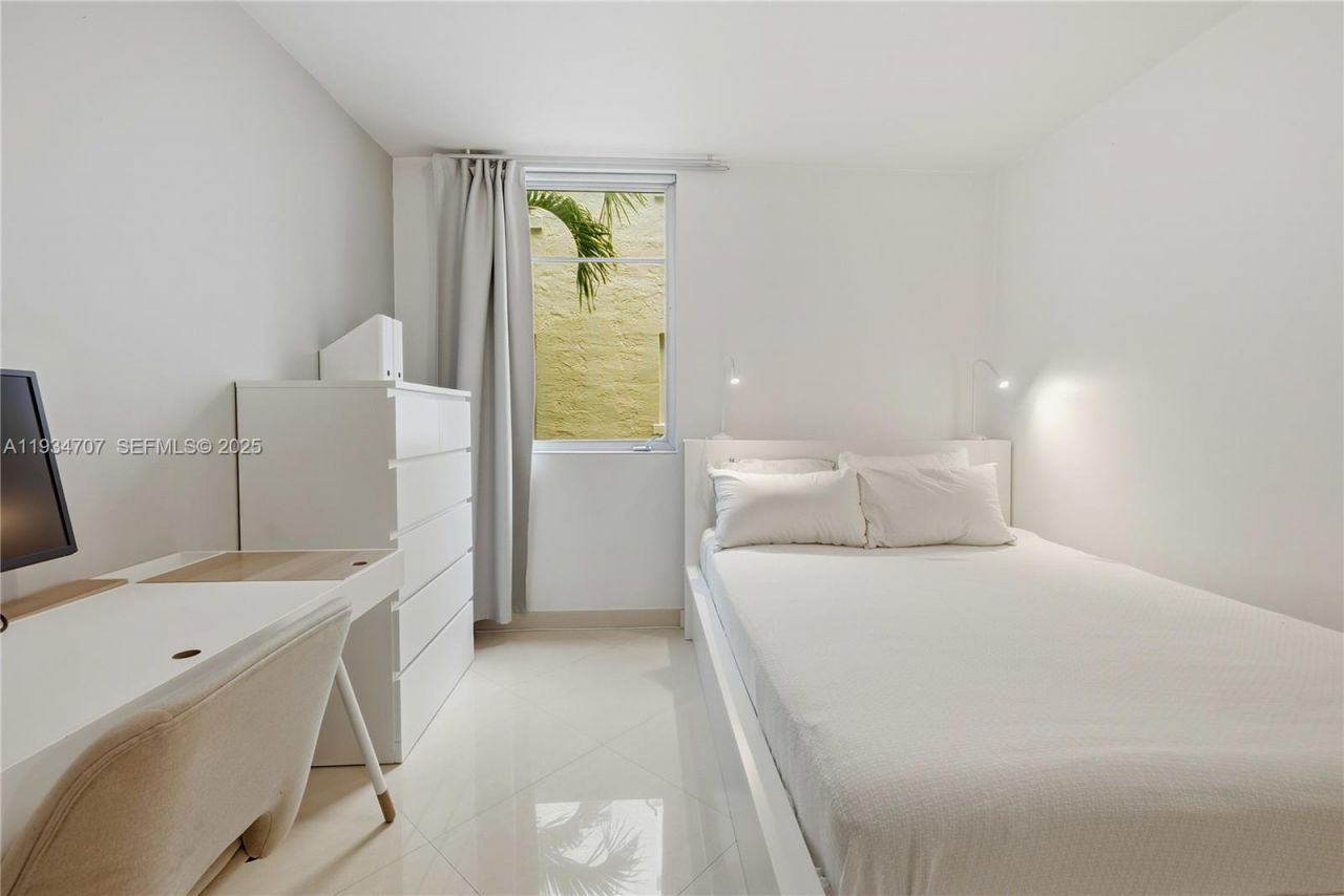 1532 Drexel Ave, Unit 203, Miami Beach, FL 33139 Photo