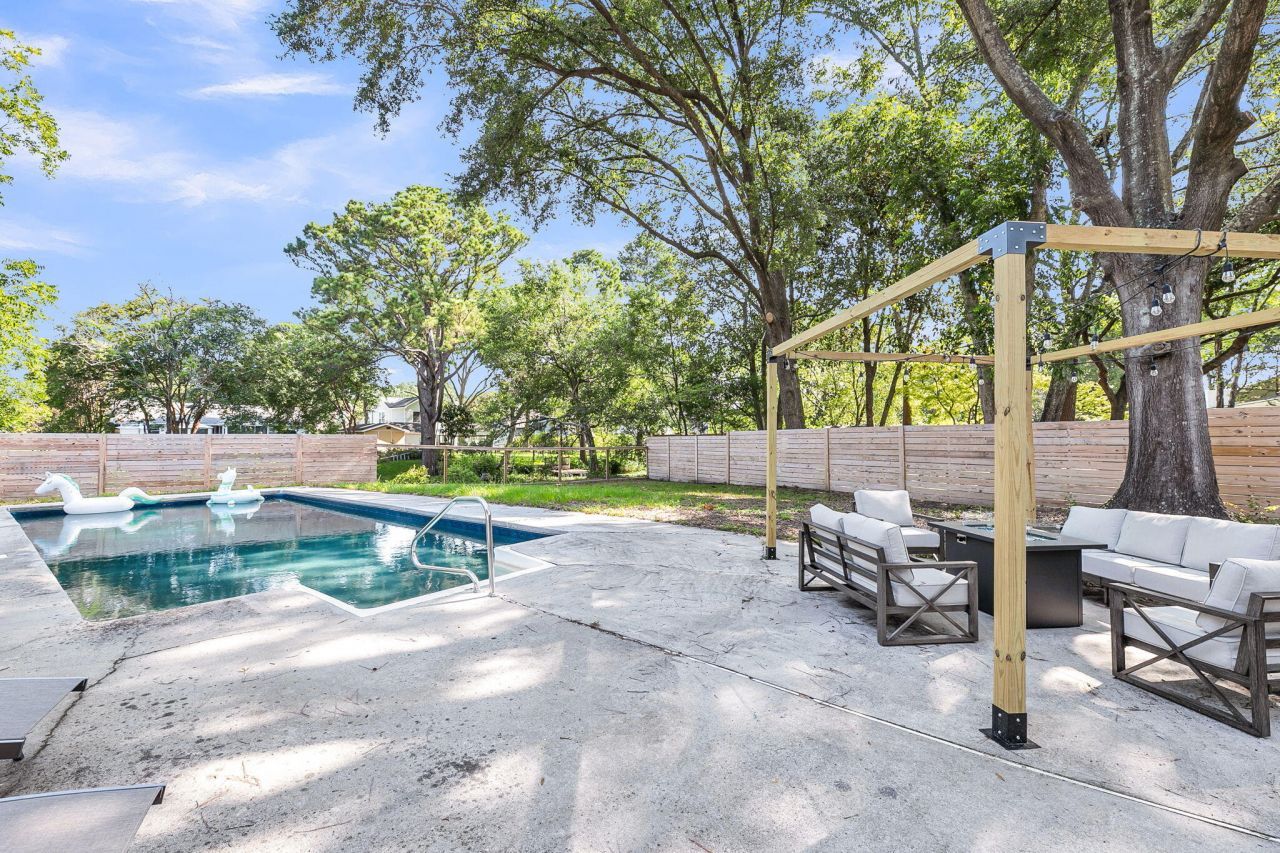 970 Cottingham Drive Photo 10