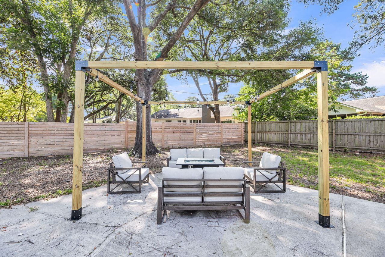 970 Cottingham Drive Photo 11