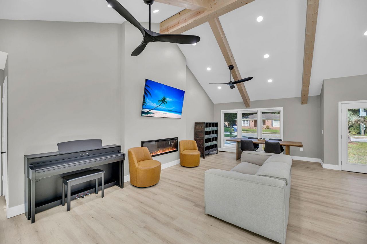 970 Cottingham Drive Photo 13