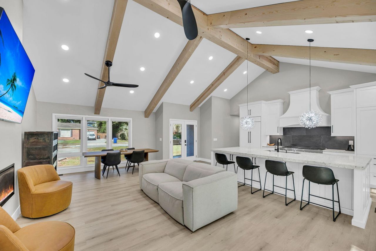 970 Cottingham Drive Photo 14