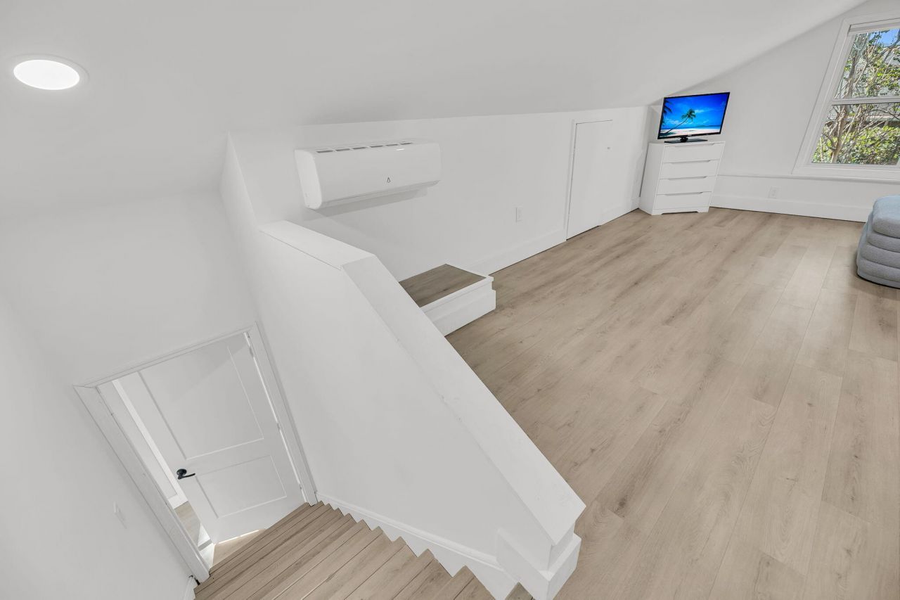 970 Cottingham Drive Photo 30