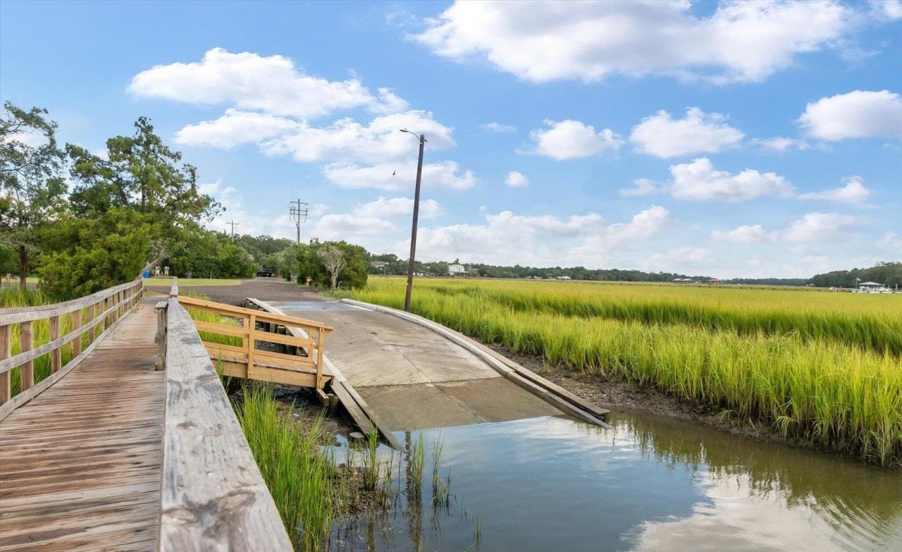 970 Cottingham Drive Photo 36