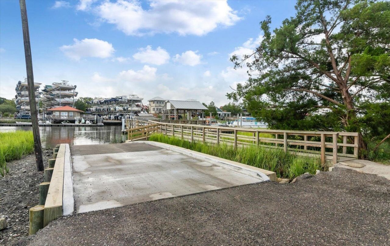 970 Cottingham Drive Photo 38