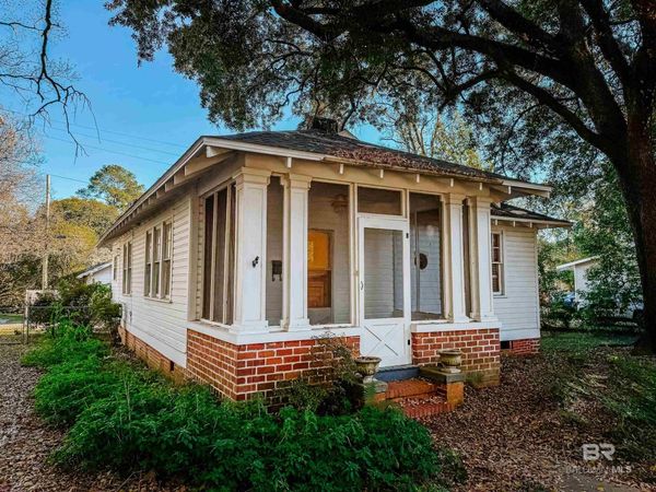 206 1st Street, Chickasaw, AL 36611