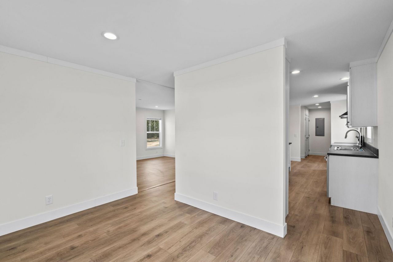 2409 Satellite Circle Photo 12