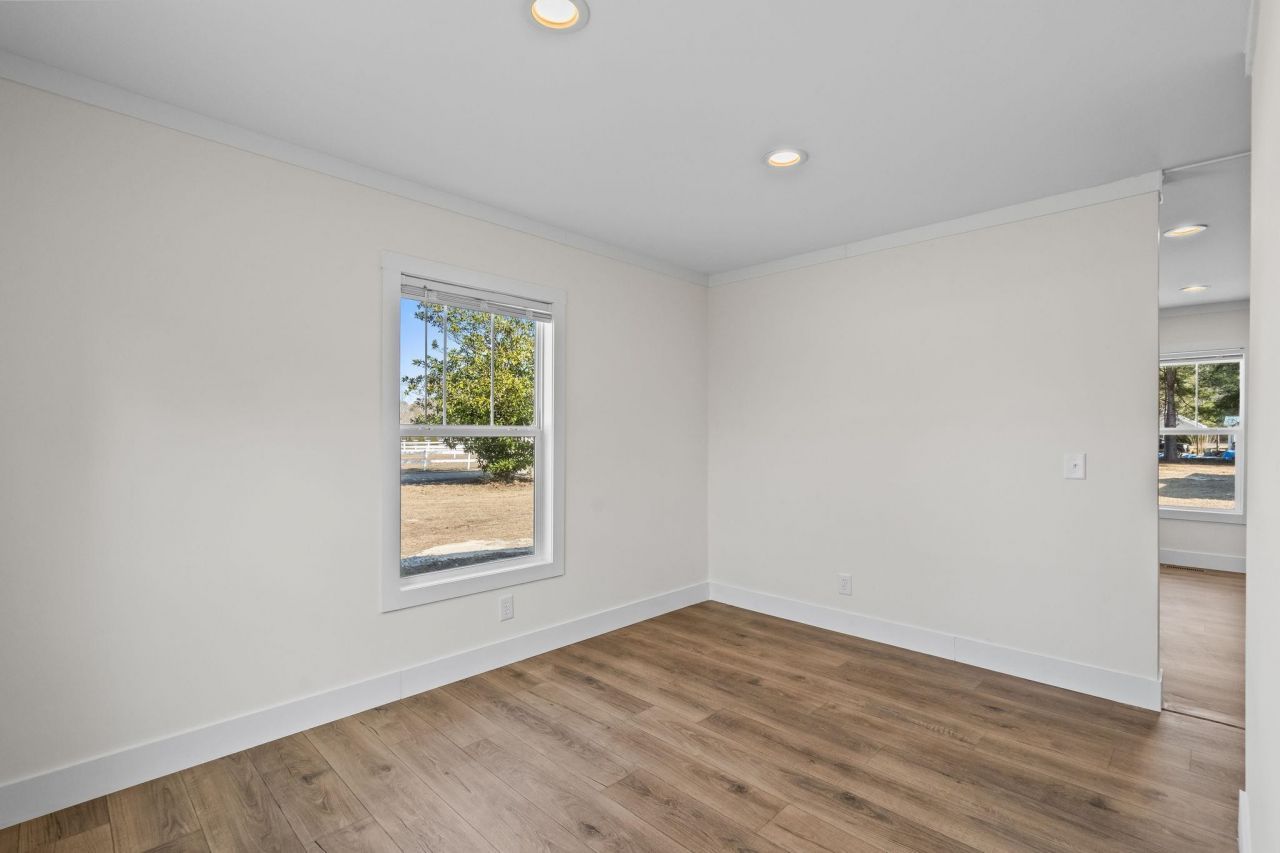 2409 Satellite Circle Photo 17