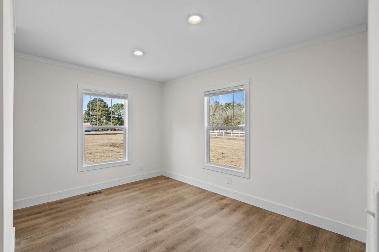 2409 Satellite Circle Photo 18