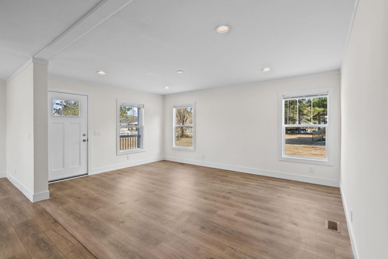 2409 Satellite Circle Photo 19