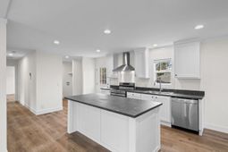 2409 Satellite Circle photo 4