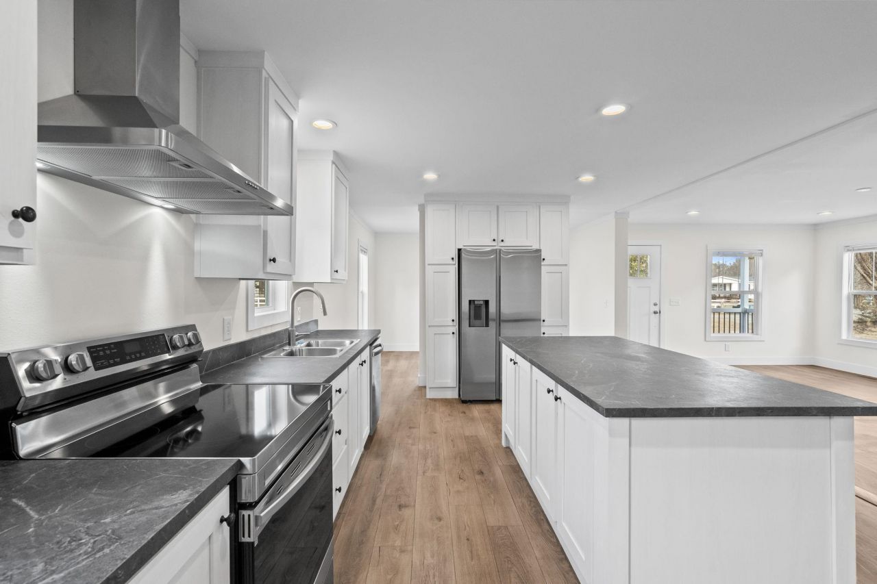 2409 Satellite Circle Photo 7