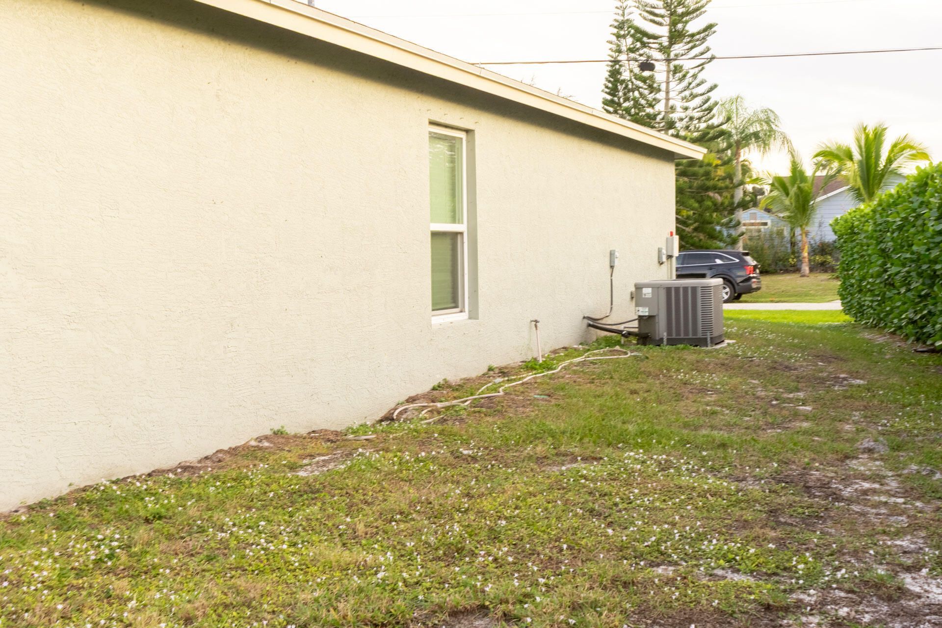 2325 SE Calcutta Circle, Port Saint Lucie, FL 34952 Photo