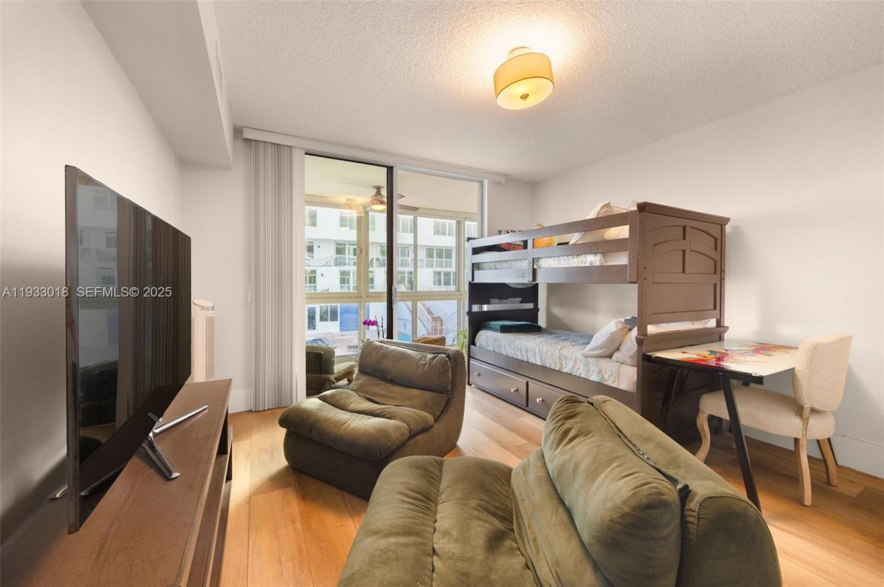 5401 Collins Ave, Unit 102, Miami Beach, FL 33140 Photo