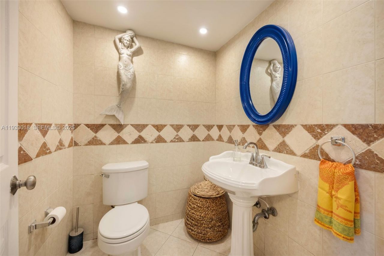 5401 Collins Ave, Unit 102, Miami Beach, FL 33140 Photo