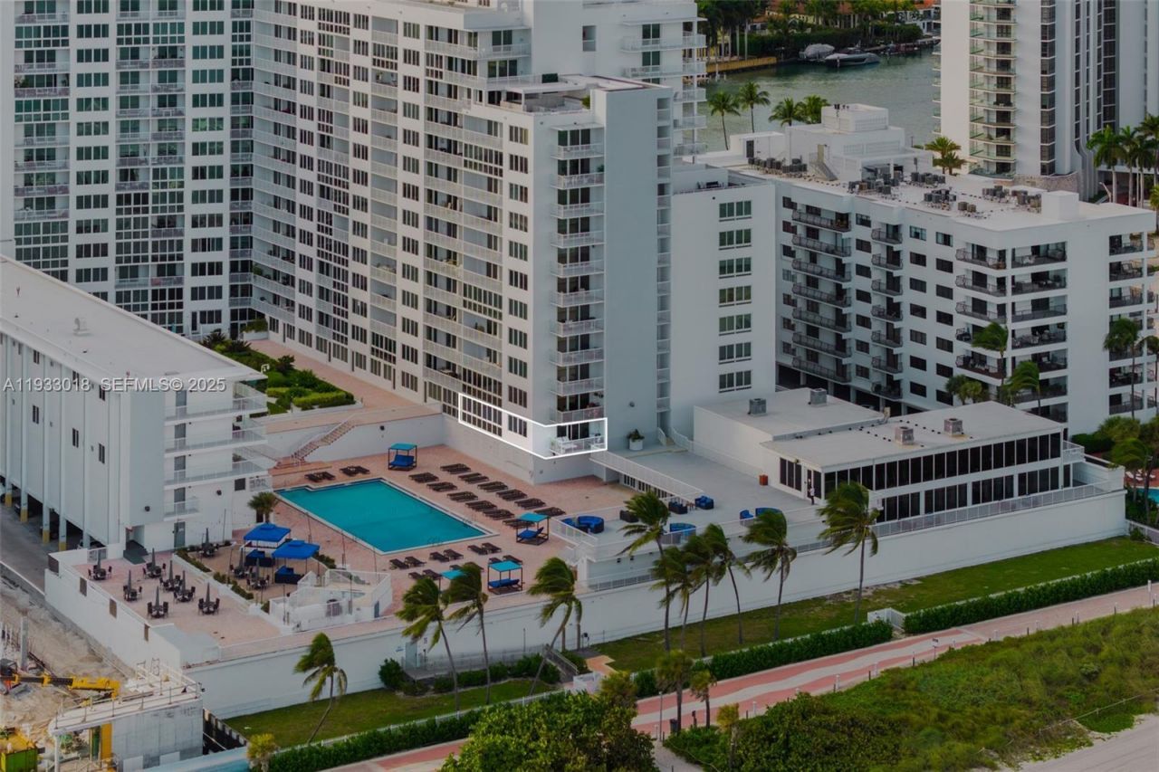 5401 Collins Ave, Unit 102, Miami Beach, FL 33140 Photo