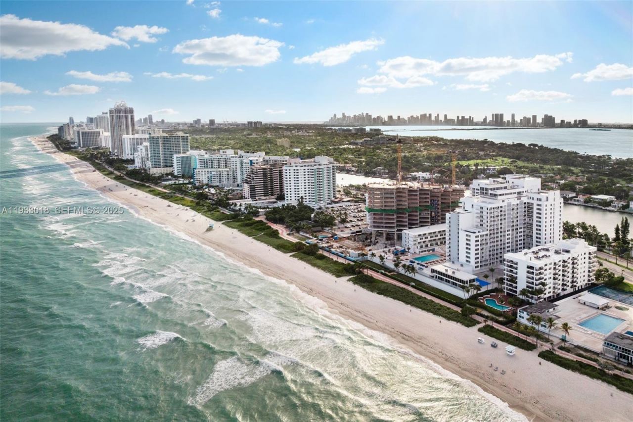 5401 Collins Ave, Unit 102, Miami Beach, FL 33140 Photo