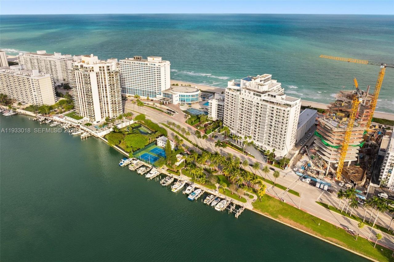 5401 Collins Ave, Unit 102, Miami Beach, FL 33140 Photo