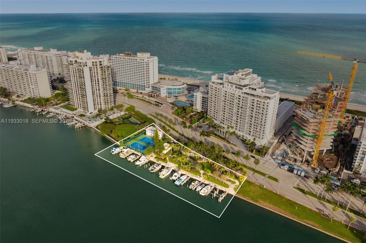 5401 Collins Ave, Unit 102, Miami Beach, FL 33140 Photo