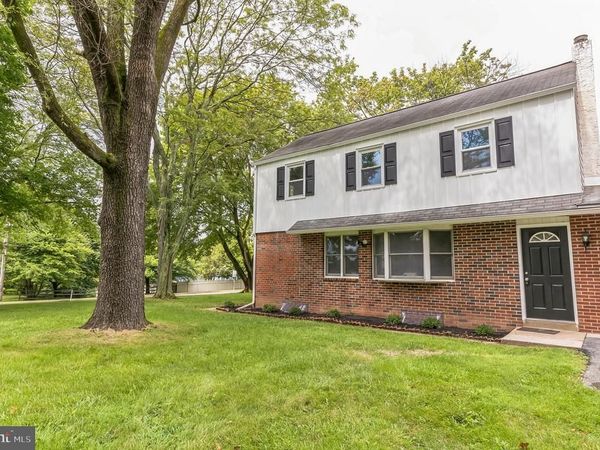 999 NETHERWOOD DRIVE, BLUE BELL, PA 19422