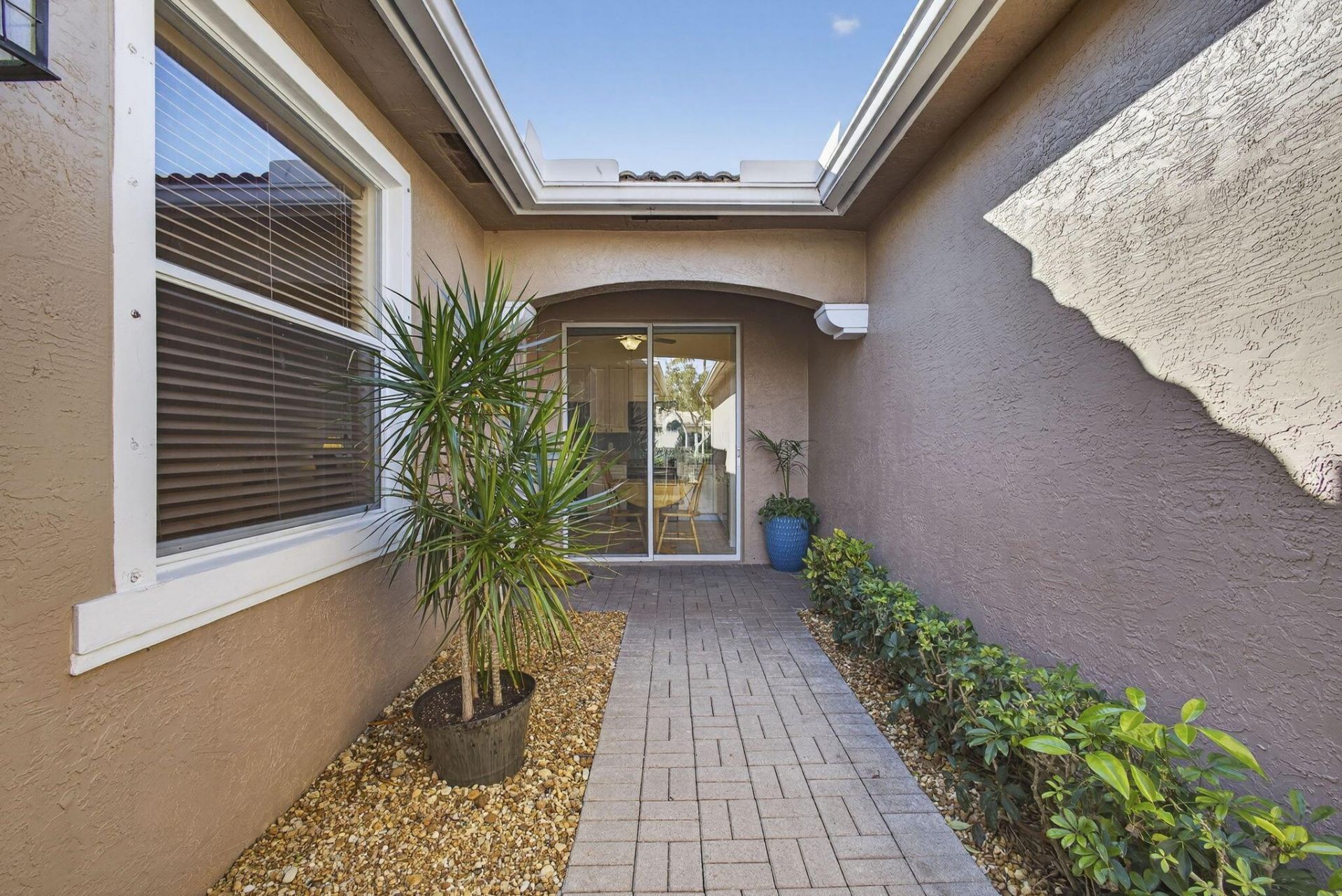 8638 Lineyard Cay, West Palm Beach, FL 33411 Photo