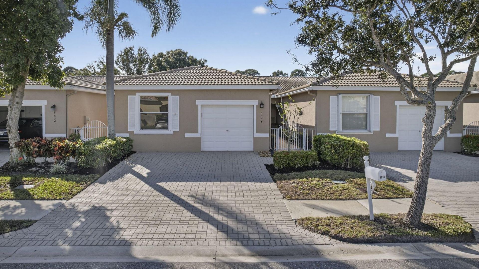 8638 Lineyard Cay, West Palm Beach, FL 33411 Photo