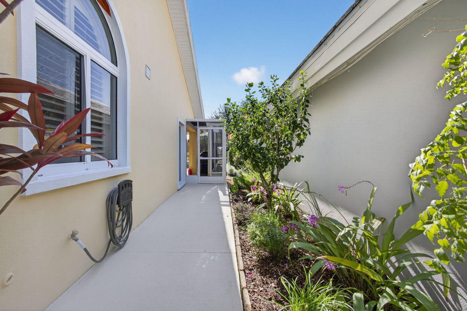 2294 Saratoga Bay Drive, West Palm Beach, FL 33409 Photo