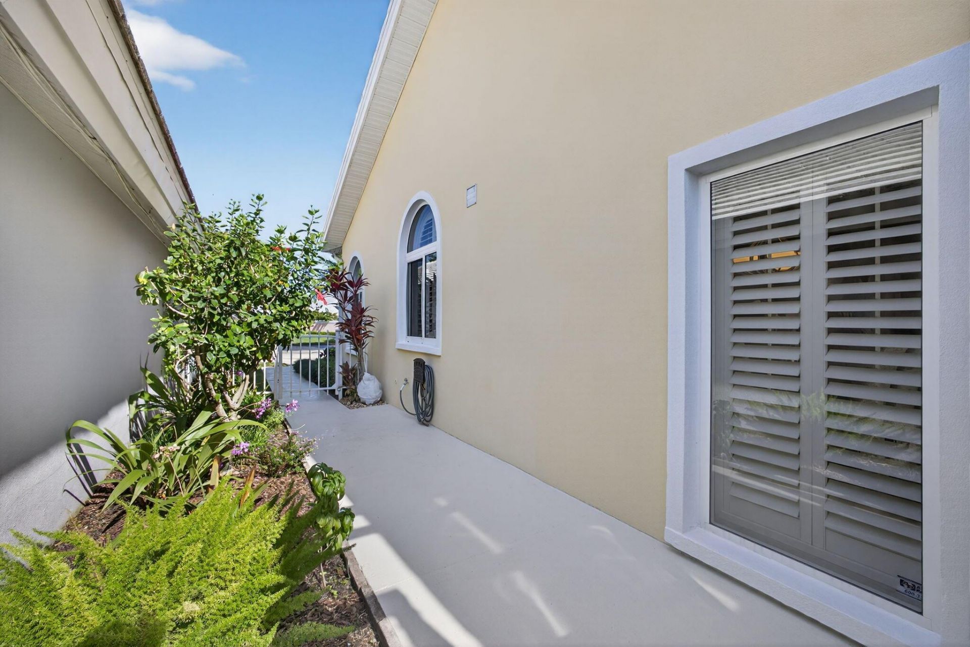 2294 Saratoga Bay Drive, West Palm Beach, FL 33409 Photo