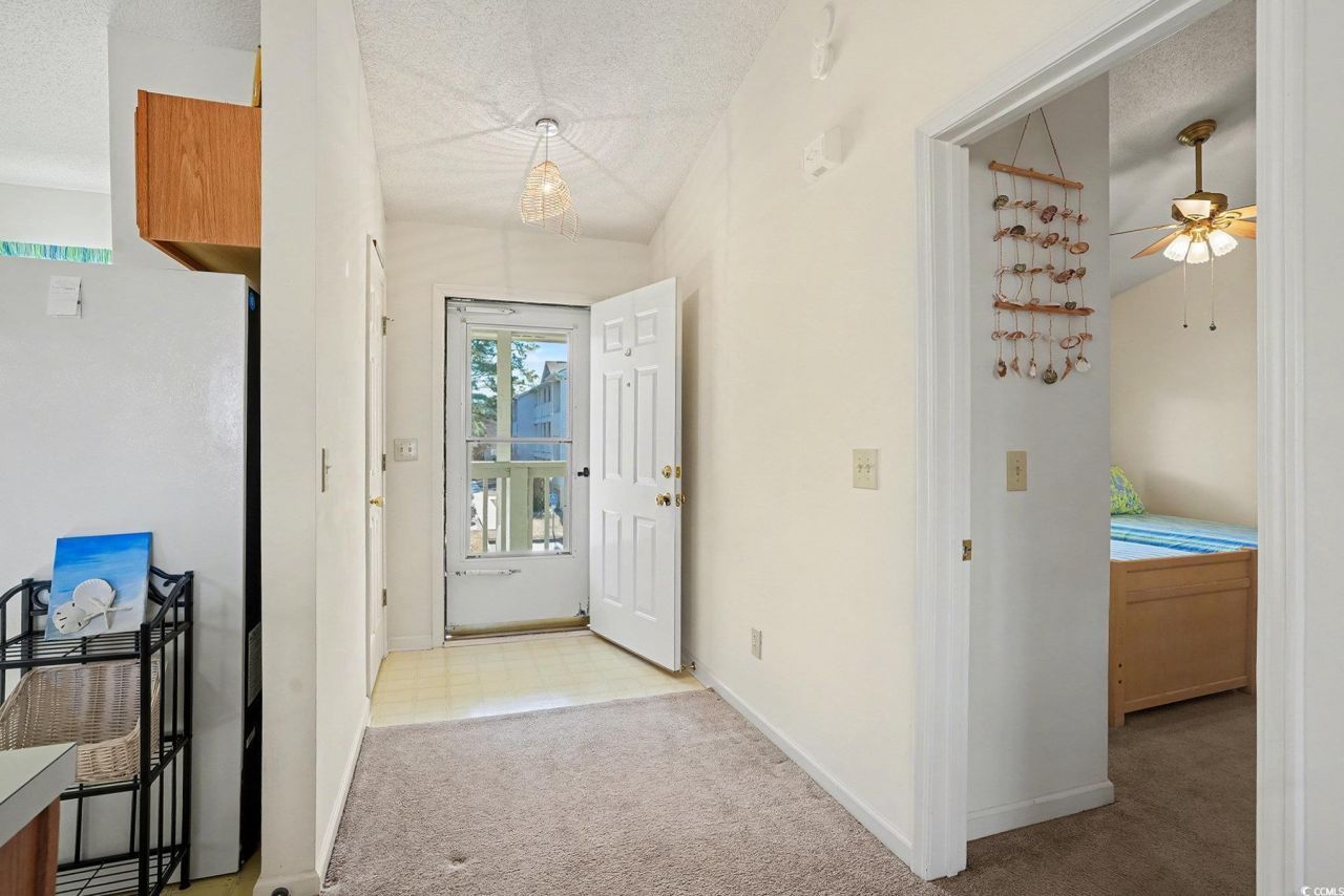 1240 White Tree Ln. Photo 4