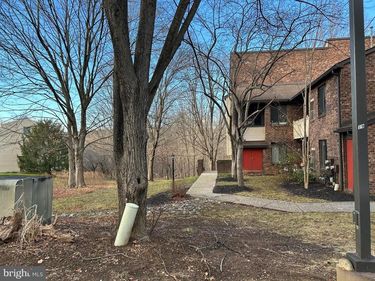 910 MOUNTAINVIEW DRIVE, Unit 910, CHESTERBROOK, PA 19087