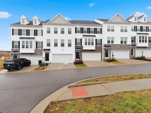 13 Dover Court, Bridgeport, WV 26330