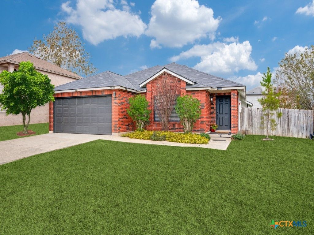 1085 Stone Hollow, New Braunfels, TX 78130 Main Photo