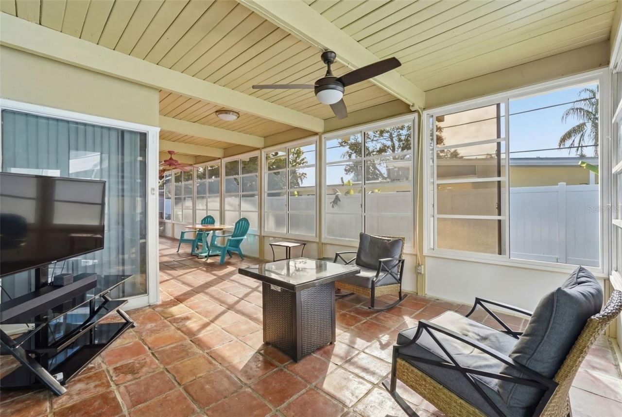 3944 49th Avenue S, Saint Petersburg, FL 33711 Photo