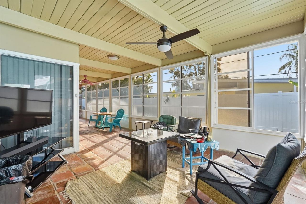 3944 49th Avenue S, Saint Petersburg, FL 33711 Photo