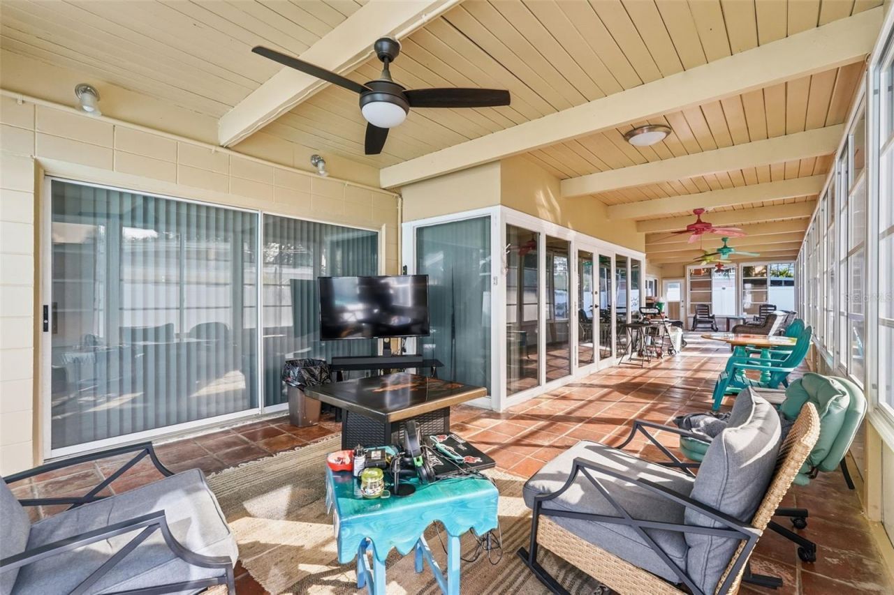 3944 49th Avenue S, Saint Petersburg, FL 33711 Photo