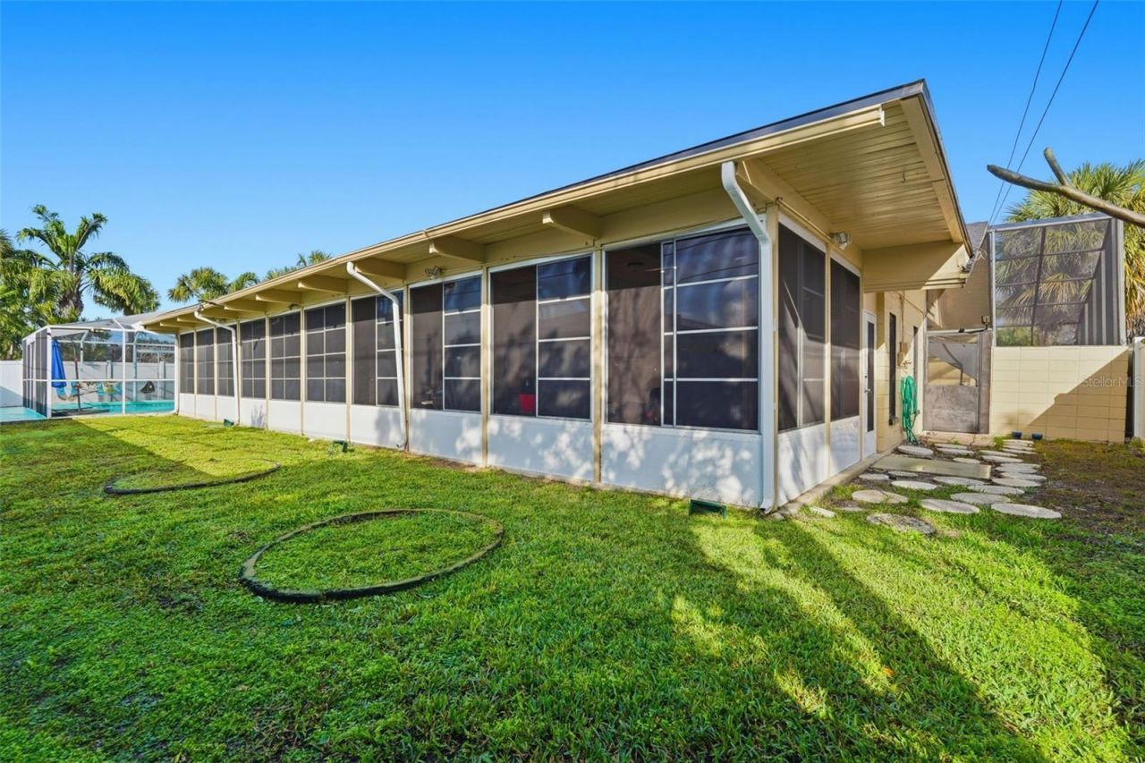 3944 49th Avenue S, Saint Petersburg, FL 33711 Photo