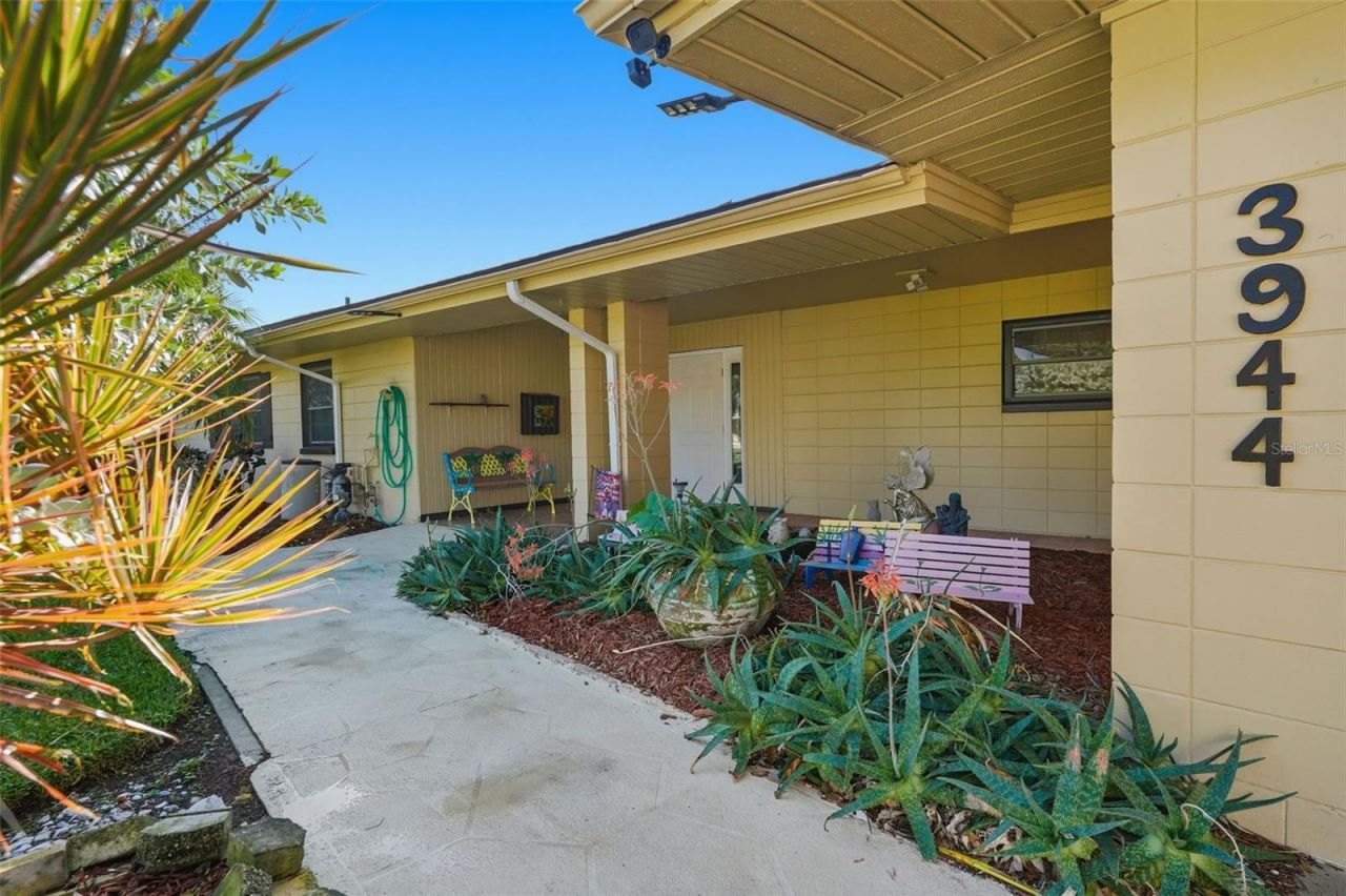 3944 49th Avenue S, Saint Petersburg, FL 33711 Photo