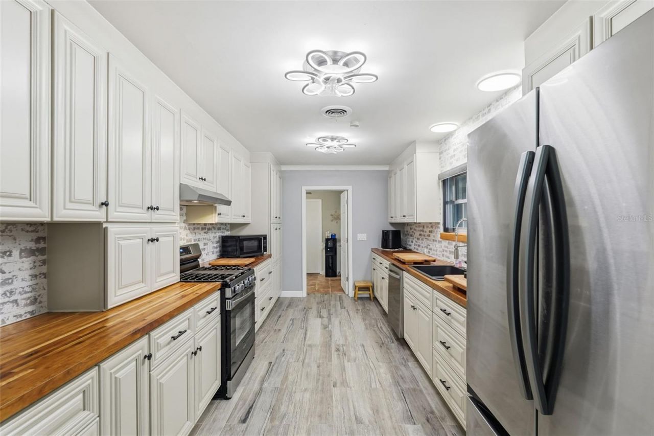 3944 49th Avenue S, Saint Petersburg, FL 33711 Photo