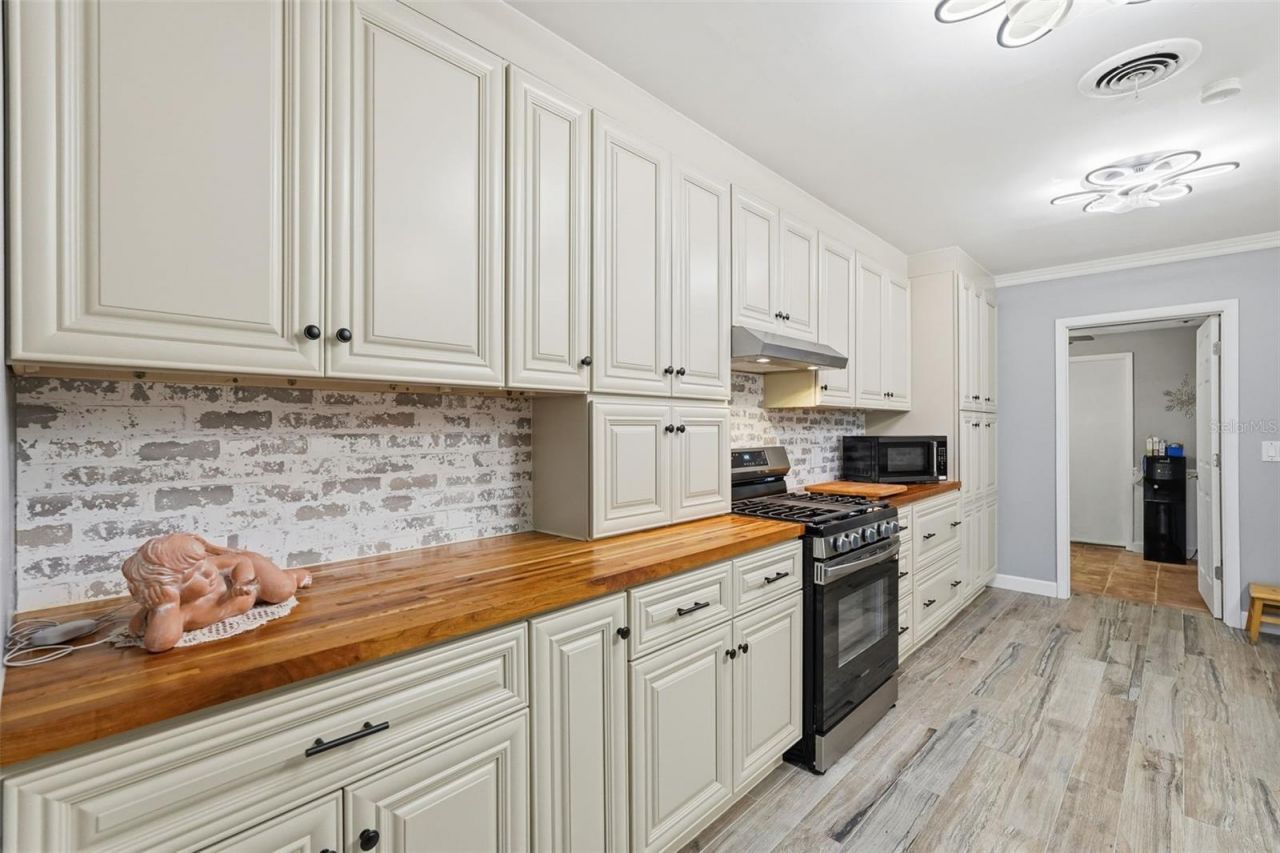 3944 49th Avenue S, Saint Petersburg, FL 33711 Photo