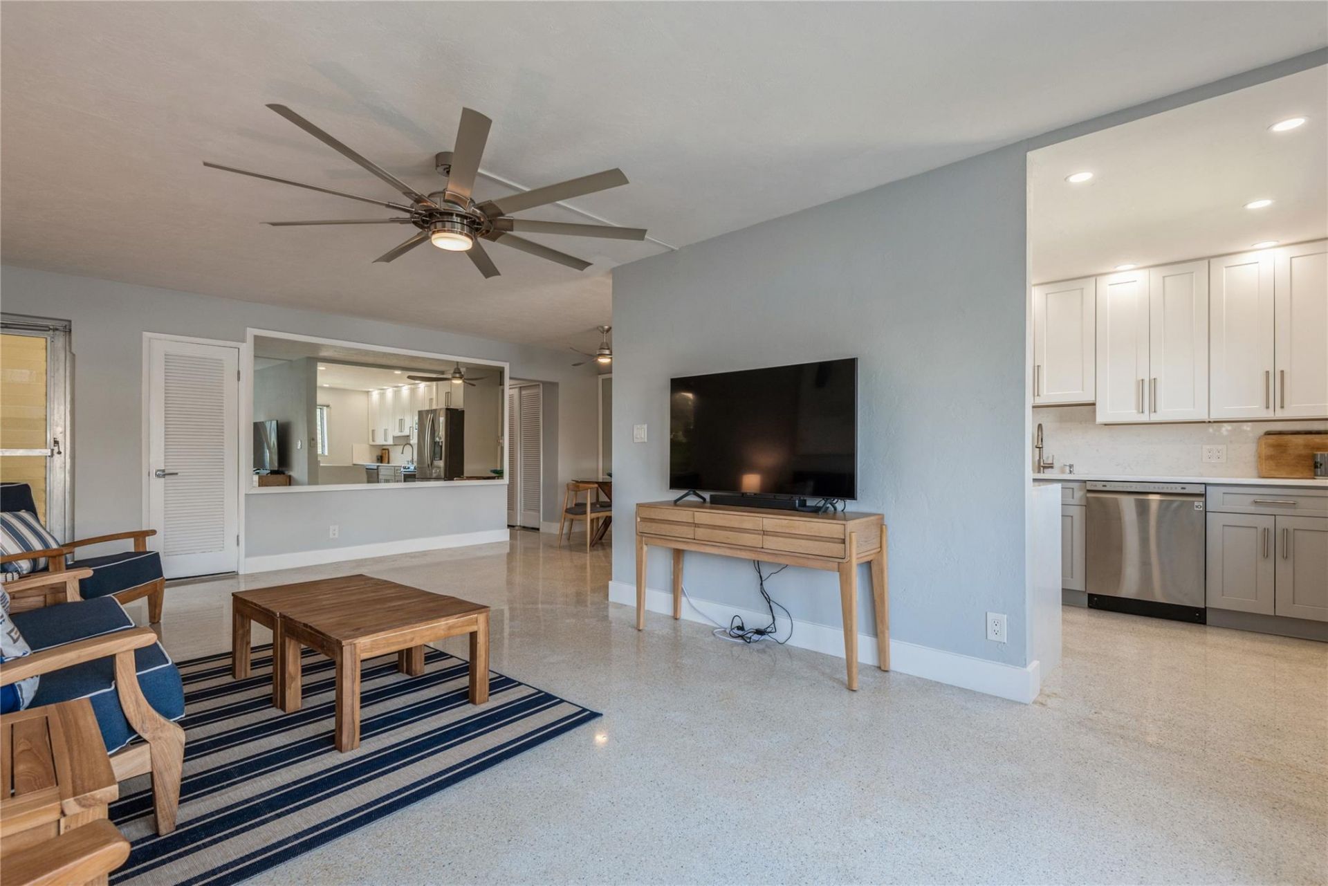 561 Bayshore Drive, Unit 6, Fort Lauderdale, FL 33304 Photo