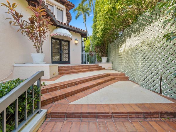 265 Everglade Avenue, Palm Beach, FL 33480