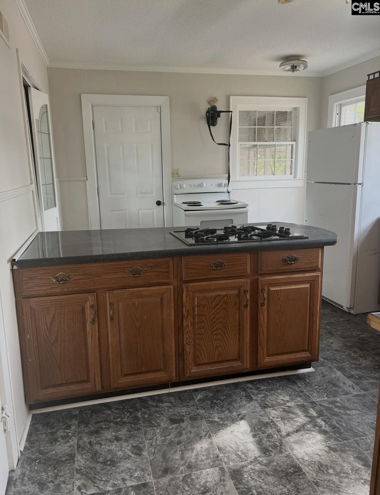 410 Nature Lane Photo 8