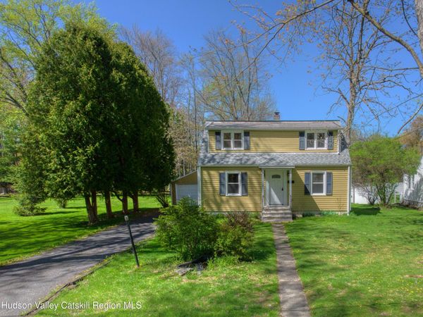 17 Spencer Boulevard, Coxsackie, NY 12051