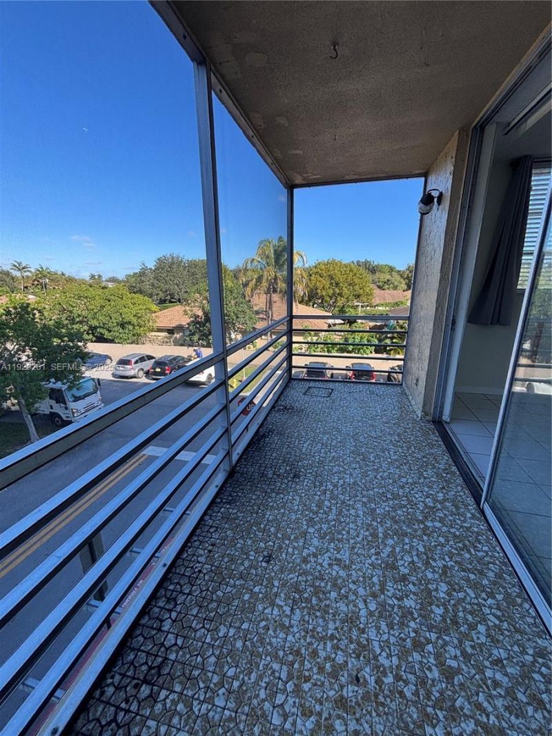 406 NW 68th Ave, Unit 317, Plantation, FL 33317 Photo