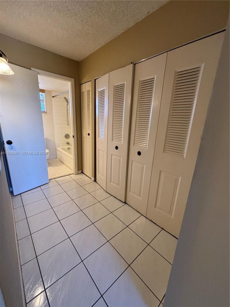 406 NW 68th Ave, Unit 317, Plantation, FL 33317 Photo