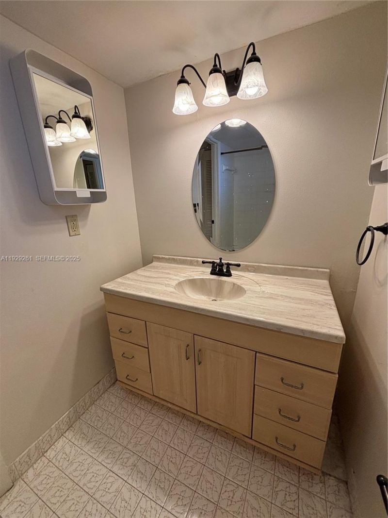 406 NW 68th Ave, Unit 317, Plantation, FL 33317 Photo