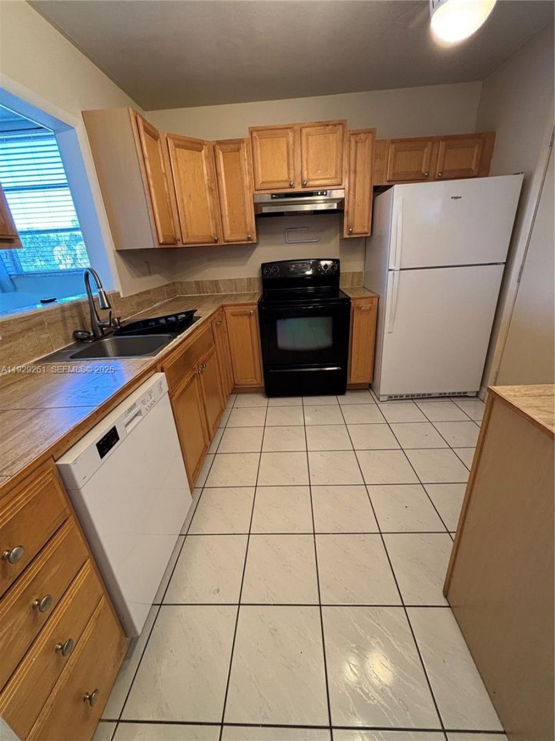 406 NW 68th Ave, Unit 317, Plantation, FL 33317 Photo