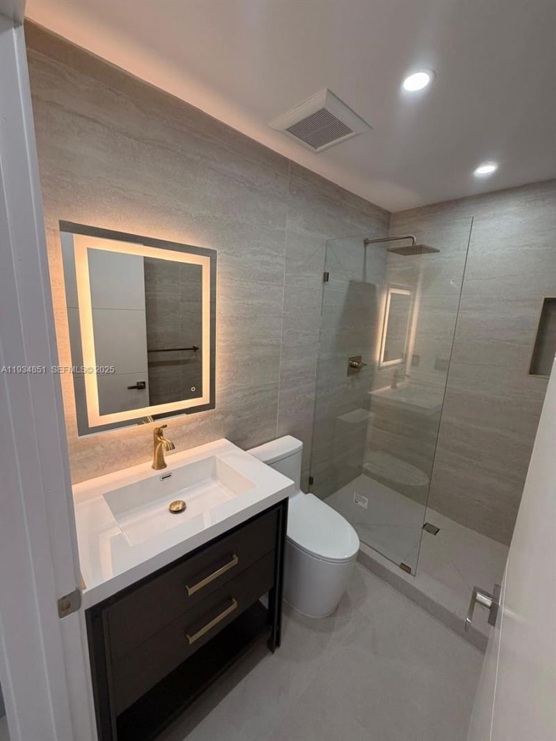 2436 SW 7th St, Unit 4, Miami, FL 33135 Photo