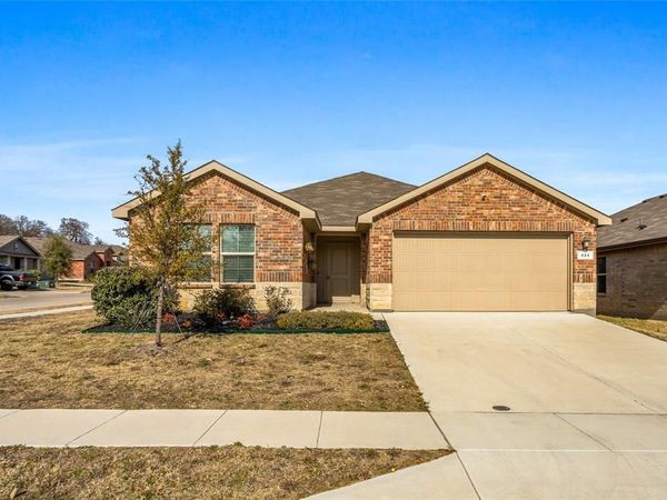 424 Amory Street, Azle, TX 76020