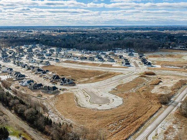 Lt172 APPLEWOOD COURT, Grafton, WI 53024